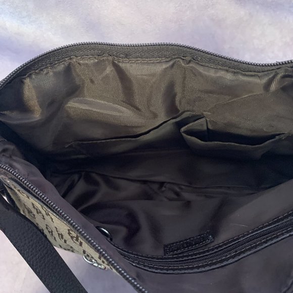 Dooney & Bourke Signature Canvas Shoulder Bag in Like New Condition!!! - Picture 12 of 13